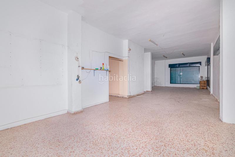 Foto 29c89b09-b38d-4322-9481-86abc144c304. Local comercial a la venta local haciendo esquina en el centro de durcal en Dúrcal