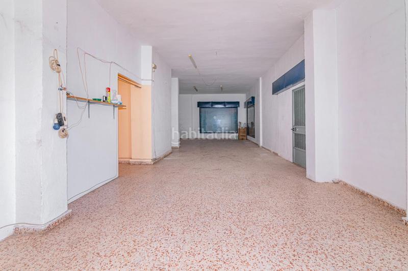 Foto a3d9c3f5-3b52-4cbf-8b50-bb7145386a8f. Local comercial a la venta local haciendo esquina en el centro de durcal en Dúrcal