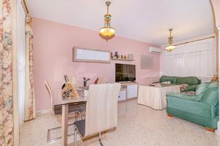 Casa adossada en Calle santa clara. Oportunidad en la zubia! casa adosada con stano habilitado y te