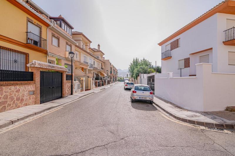 Foto 8d0f54fd-07d0-4ca7-9824-7e598ade06d5. Casa pareada venta chalet pareado con luz natural y piscina privada en ogijares en Ogíjares
