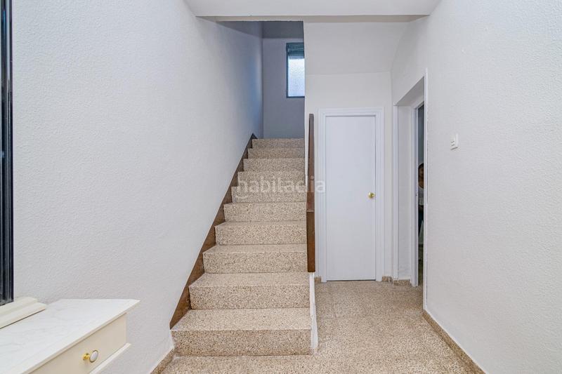 Foto 4d33a67a-7cf0-4453-9d0b-2f38d319907f. Casa adosada adosada con garaje y patio por 125000! en Santa Fe