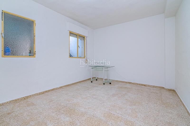 Foto 51c5e4b6-eb67-4735-83aa-a7e95a7b8d49. Casa adosada adosada con garaje y patio por 125000! en Santa Fe