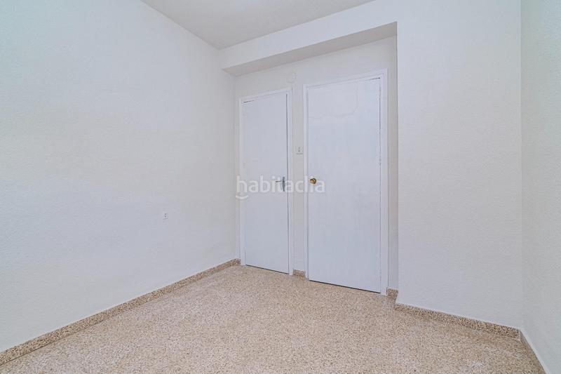 Foto 7a0e9f2a-dbfc-4d46-9c9a-bab523580247. Casa adosada adosada con garaje y patio por 125000! en Santa Fe