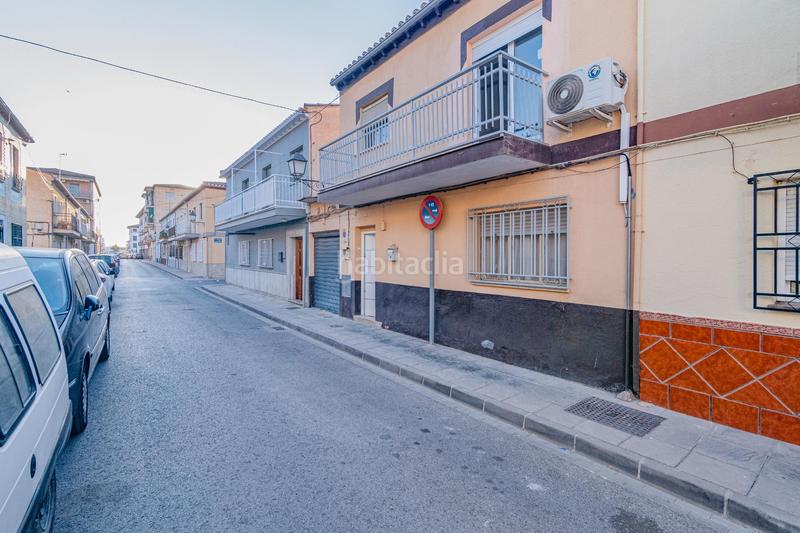 Foto 810b972d-9134-4005-ad68-e8e9a7284c5f. Casa adosada adosada con garaje y patio por 125000! en Santa Fe