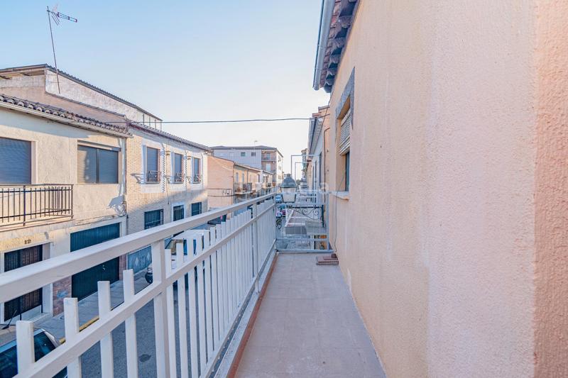 Foto c9bde0bc-2687-4f3a-ad1d-9c52cf81f99b. Casa adosada adosada con garaje y patio por 125000! en Santa Fe