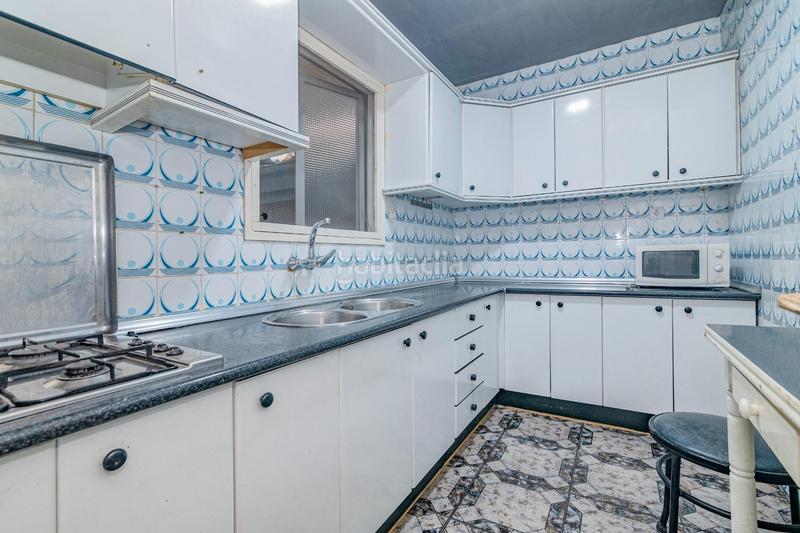 Foto cc2be0bf-eabf-40a0-b368-e9acde7bfe80. Casa adosada adosada con garaje y patio por 125000! en Santa Fe