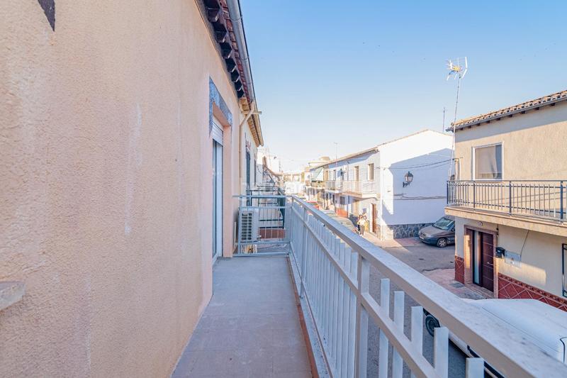 Foto e87cbff0-a74e-43d3-b6cb-78773684fe4b. Casa adosada adosada con garaje y patio por 125000! en Santa Fe