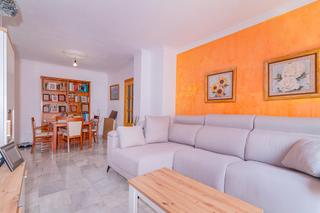 Pis  Calle eras calvario. Piso de 3 habitaciones en la zubia  luminoso y bien ubicado