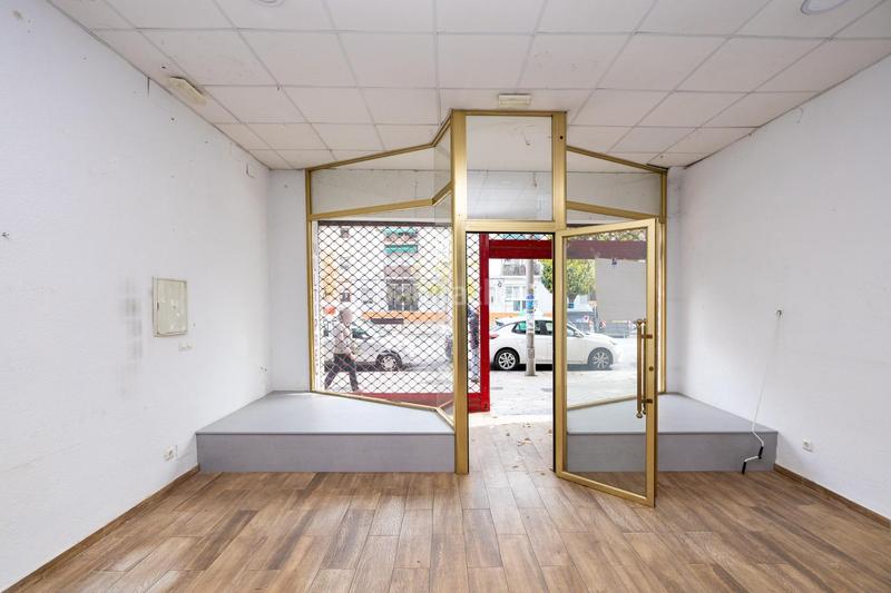 Foto 3254c10f-df65-49c0-aa58-34c02c7aacf7. Local comercial a Barrio de Zaidín Granada