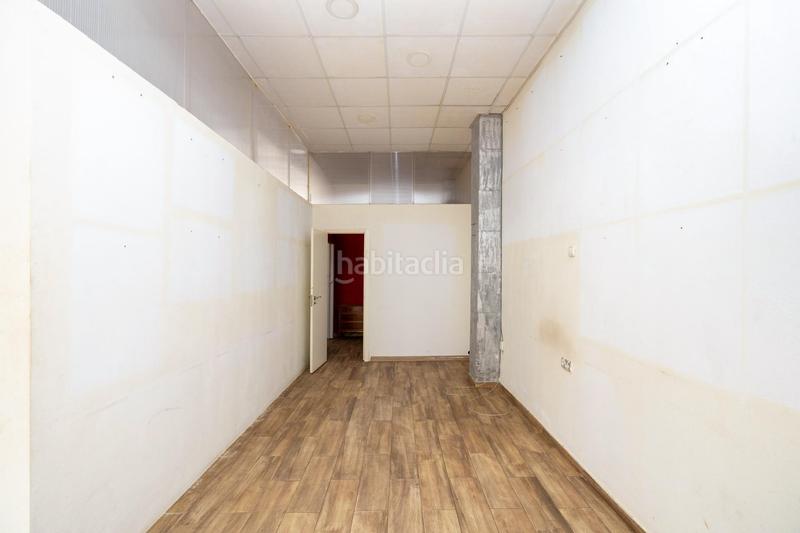 Foto 9acabd9b-5d52-4b8c-9325-78052f1b918c. Local comercial a Barrio de Zaidín Granada