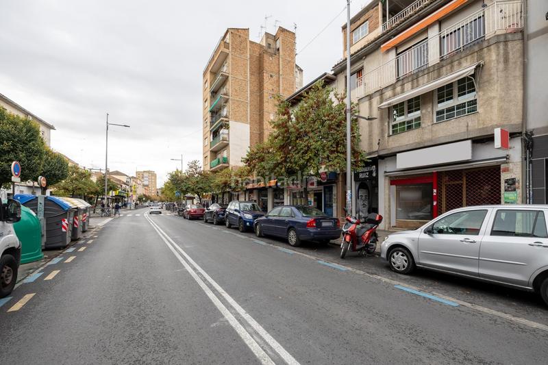 Foto c1861666-f98d-48ee-baae-3baee82604db. Locale commerciale in Barrio de Zaidín Granada