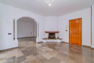 Maison à Las Flores - Huerta. Venta de casa  local comercial en pleno centro de las gabias!!