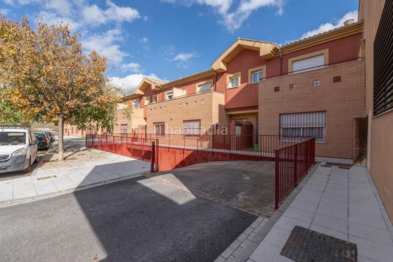 Foto 2010d513-1512-4319-89b0-b4216bdcac96. Casa amb aparcament a Malahá (La)