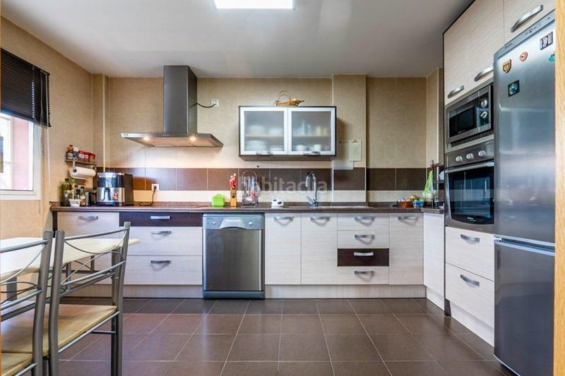 Foto ea3e2f22-ba08-416a-a55a-a9fbb251cdf3. Casa amb aparcament a Malahá (La)