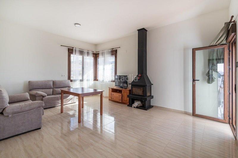 Foto 4f0a322a-e58f-4828-b9df-237321904bd5. Chalet with parking pool in Altos de la Zubia Zubia (La)