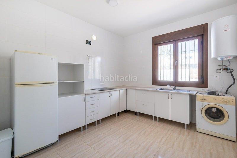 Foto d26341c8-e142-4f7b-b6a3-dd0486c9002a. Chalet with parking pool in Altos de la Zubia Zubia (La)