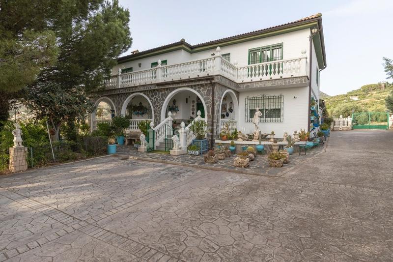 Foto 7652538d-a8b7-4069-8afb-28726d1a9032. Casa se vende exclusiva vivienda en alfacar cuesta con extension de terreno rústico de 6.000m2 en Víznar