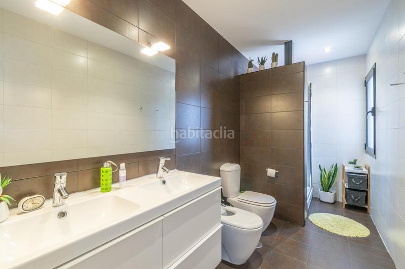 Foto f7fc7582-d278-49d1-a330-a1cf765ad59c. Chalet espectacular chalet urbanización el arenal! en Alhendín