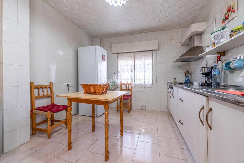 Foto 3a2c9728-64be-42bf-b016-277ae0e89b35. Geschäftsraum in Urbanizaciones Alhendín