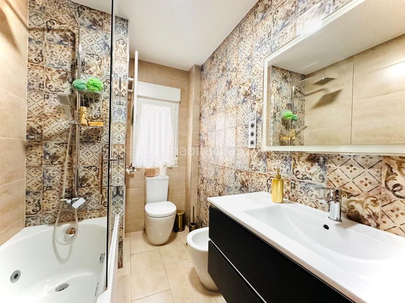 Foto b8fb3aab-b7bb-41f3-8fa9-9624e33ef98f. Pis amb aparcament a Centro - Sagrario Granada