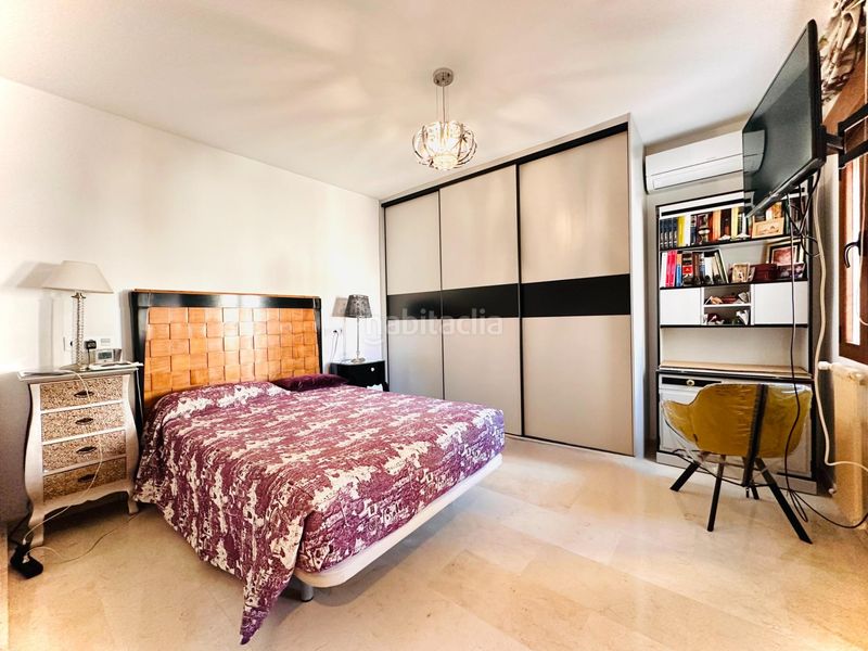 Foto e98e4560-9cc7-493e-bac5-586f8b823c96. Pis amb aparcament a Centro - Sagrario Granada