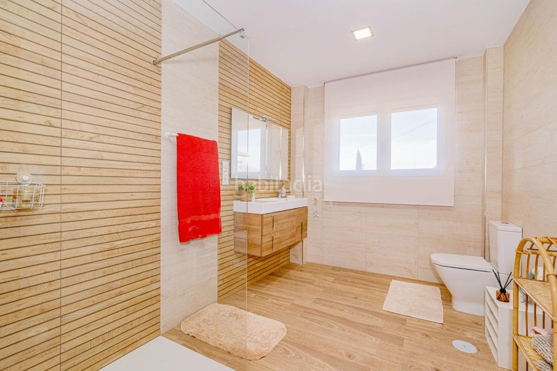 Foto 0ac59be8-3123-4910-9fb2-f0b6ce7a6392. Xalet amb aparcament a Gójar