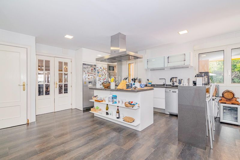 Foto 21a7fd4d-02da-44bb-b2ed-169586b6779a. Xalet amb aparcament a Gójar