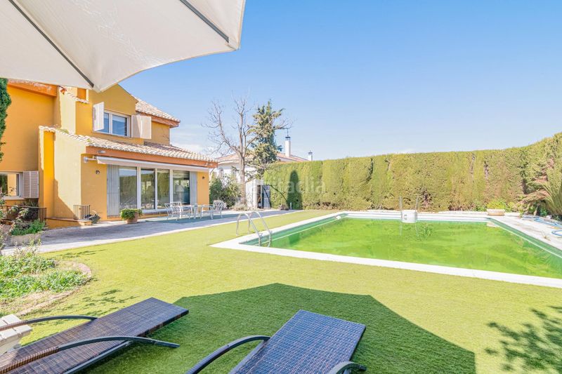 Foto 6ac01058-51f8-490f-853f-a08842108c4b. Xalet amb aparcament a Gójar