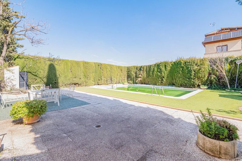 Foto a511cac7-1a3d-4dc1-b400-0471b09cbf91. Xalet amb aparcament a Gójar