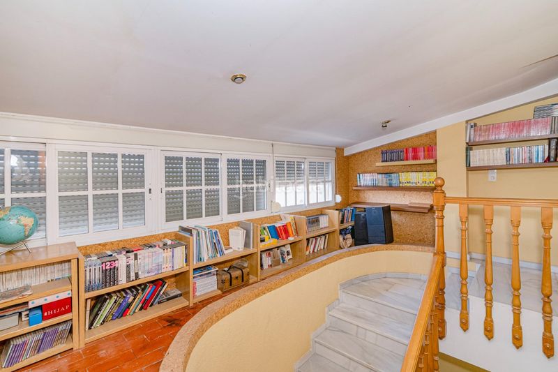 Foto c74d96cd-871b-40a3-aa3f-d2f21b7c40df. Xalet amb aparcament a Gójar