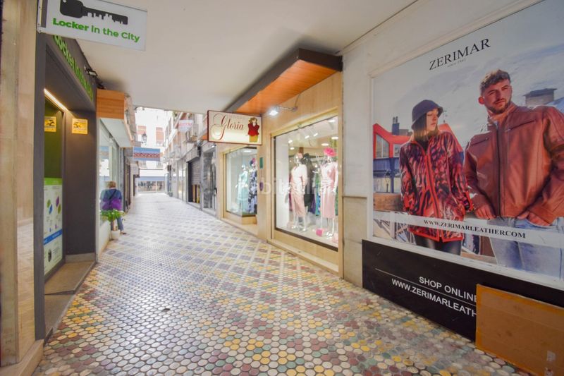 Foto c9f12695-d1bf-441c-b848-29856b63937f. Pis amb aparcament a Centro - Sagrario Granada