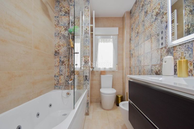 Foto d25cabc1-8451-45b9-8b39-e6b01679c962. Pis amb aparcament a Centro - Sagrario Granada