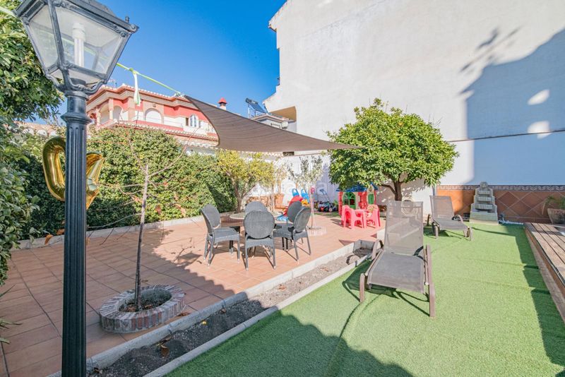 Foto 3648d80e-f296-41fb-88d5-62ff1d67b17d. Xalet amb aparcament piscina a Maracena