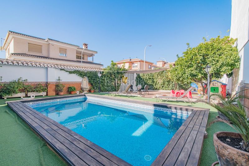 Foto 752409c5-7dcd-417d-a127-0f56e5d5efb2. Xalet amb aparcament piscina a Maracena