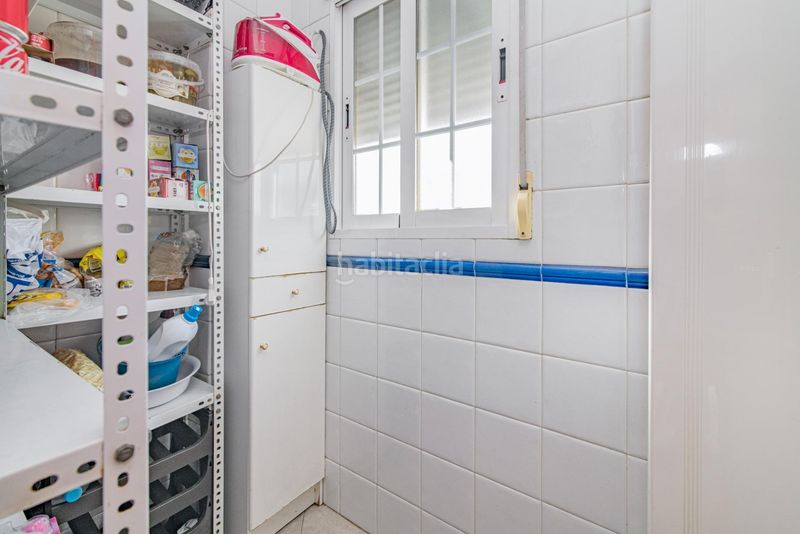 Foto c2a6b73e-9325-4be8-9526-1e5bba80db8c. Xalet amb aparcament piscina a Maracena