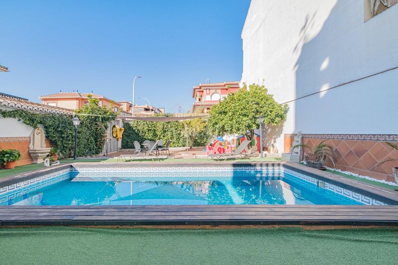 Foto c8d65282-0c32-4a5d-b692-0a9a3587acfd. Xalet amb aparcament piscina a Maracena