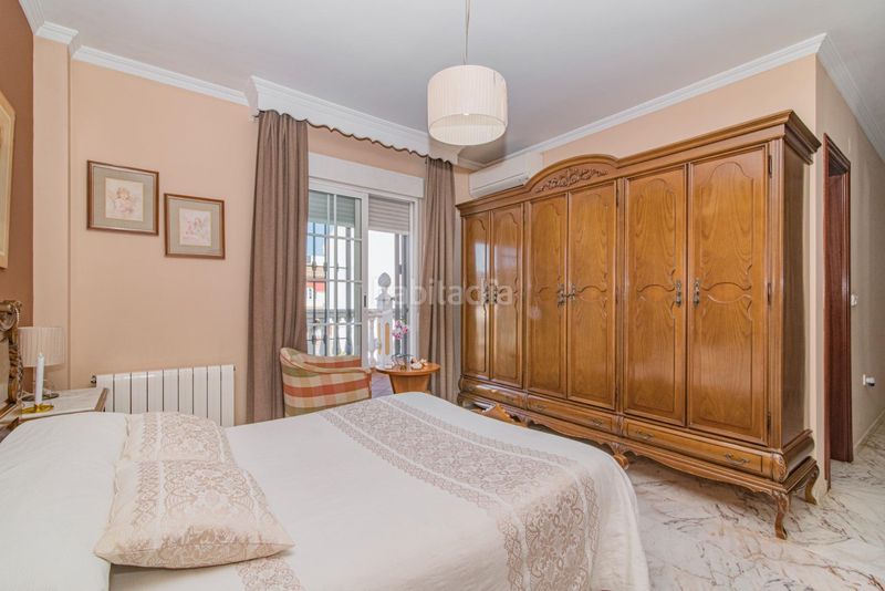 Foto f0c5c729-4e85-41f7-a743-5463308a415d. Xalet amb aparcament piscina a Maracena