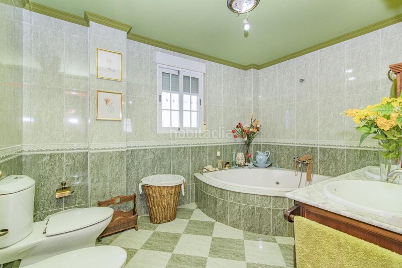 Foto f36a600c-a0b0-47eb-9481-73acb74b9a2c. Xalet amb aparcament piscina a Maracena