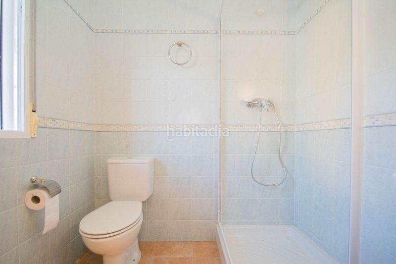 Foto a102055a-2ef1-498e-8a01-2a14cc89bff6. Xalet amb aparcament piscina a Güéjar Sierra