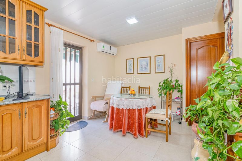 Foto f03c0e1a-81de-4e97-976d-eddb5b7b64ff. Casa adossada amb aparcament a Atarfe