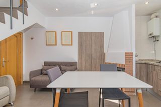 Casa aparellada a Quéntar. Espectacular casa totalmente reformada.