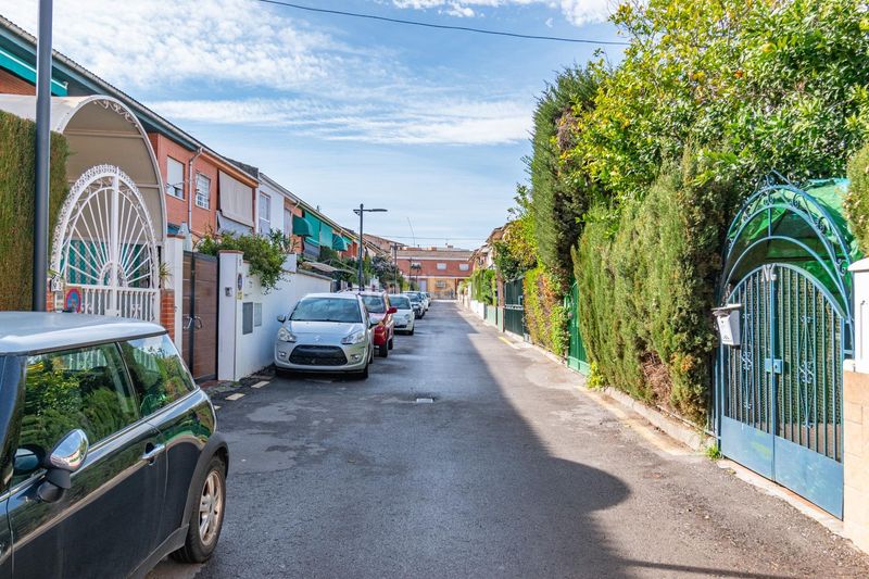 Foto 00be7f90-b8bd-4e04-8e6f-af1059da7999. Casa adossada a Poniente Armilla