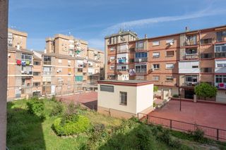 Pis a Calle francisco de paula vallad 3. Venta de piso en cartuja de 3 dormitorios semireformado y totalm