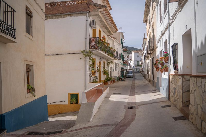 Foto ab9a1b2a-48d7-405b-8064-605127c8cbd5. Casa a calle del tio gregorio 4 a Albuñuelas