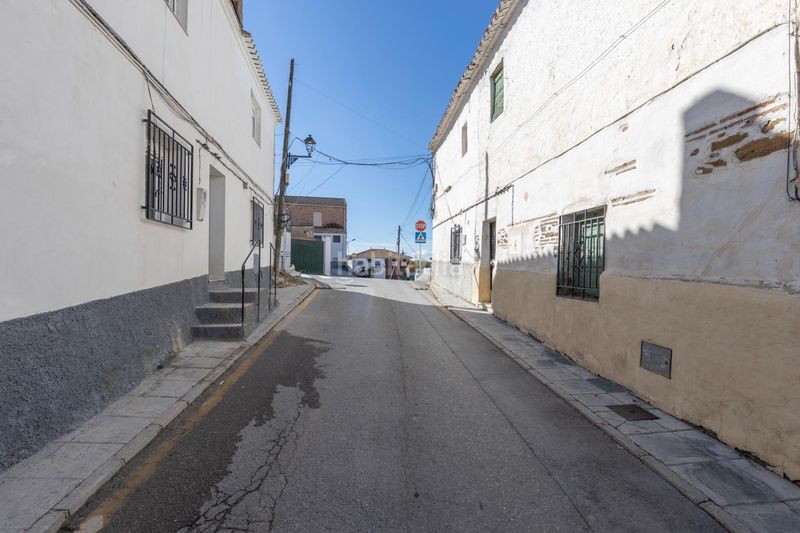 Foto 2eae05f5-785b-4427-8764-4e12b76d2483. Casa a Ayuntamiento Alhendín