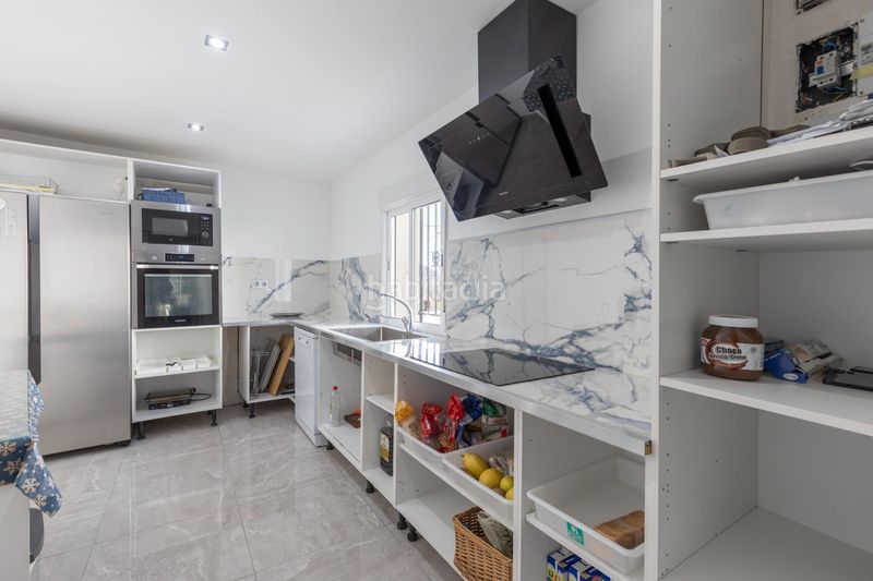 Foto 8d9acdee-6b22-4782-8534-1ff93f696e62. Casa a Ayuntamiento Alhendín