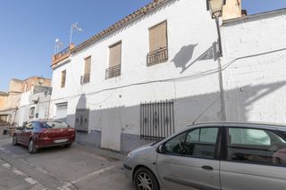 Masia a Polideportivo. Vivienda haciendo esquina en alhendin!!