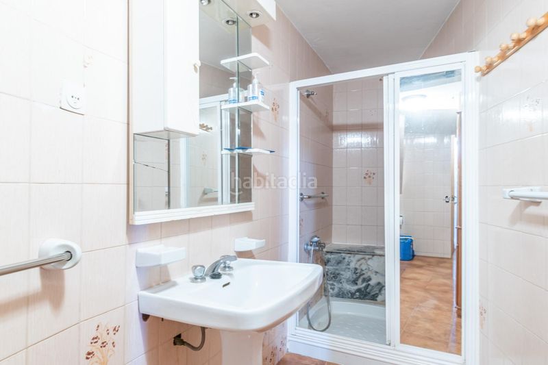 Foto e3f3d4e8-def0-40f4-ae48-aae8d9a1b17b. Casa amb aparcament a San Matías - Realejo Granada