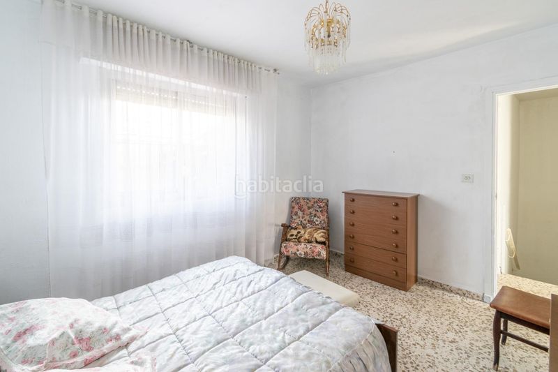 Foto cae0fd04-4899-4650-adbc-adac38923615. Casa adossada a Poniente Armilla