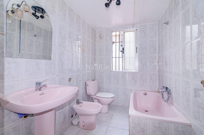 Foto bdeb20a8-23f0-446e-9598-ef98c485d1eb. Edifici a Centro - Sagrario Granada